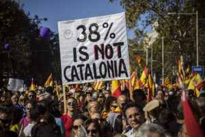 Manifestation massive de Catalans pour l’unité espagnole - Politique Magazine