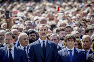 Mariano Rajoy, Felipe VI, Carles Puigdemont - Politique Magazine