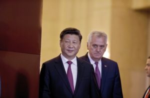 Xi Jinping et Tomislav Nikolic, président de la Serbie, en juin 2016 à Belgrade. La Chine propose ce que l'UE est bien incapable de proposer.