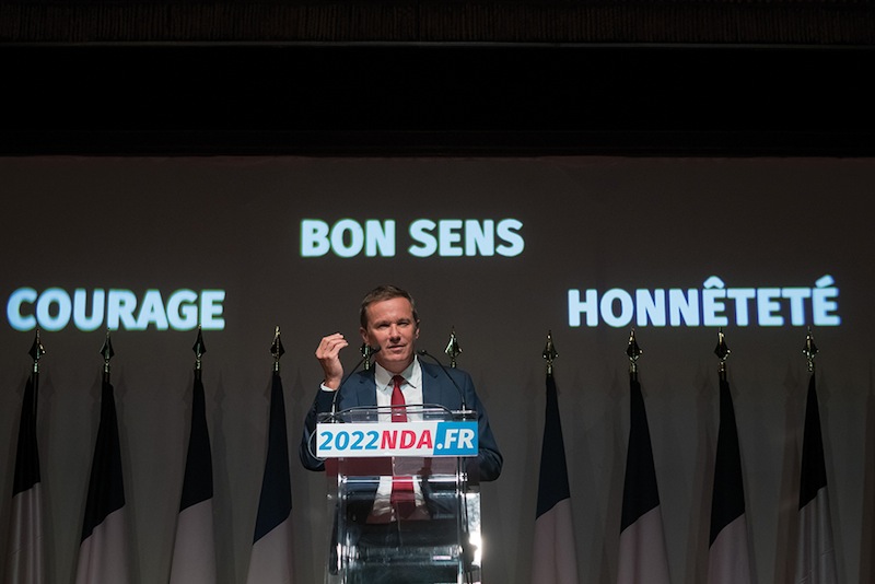 À la surprise générale, Dupont-Aignan annonce qu’il sera candidat à la présidentielle, témoignant ainsi de son courage sinon de son bon sens.