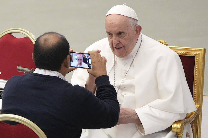 Écologie autoritaire et synodalité contrôlée : les approches particulières du pape François