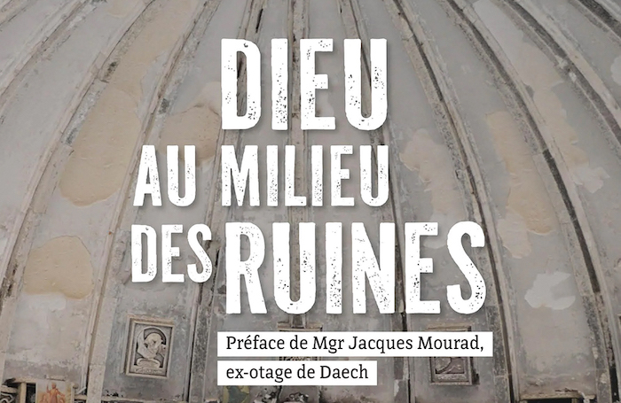 Dieu au milieu des ruines