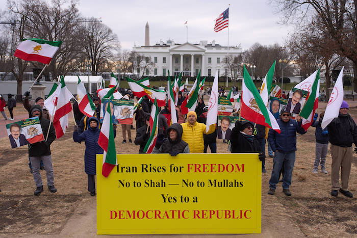 Iran : la gauche allume ses contre-feux