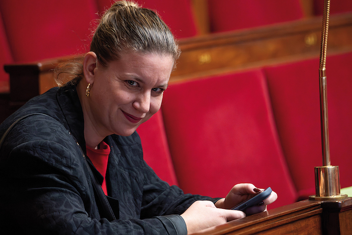 Que reste-t-il de la Ve République ?